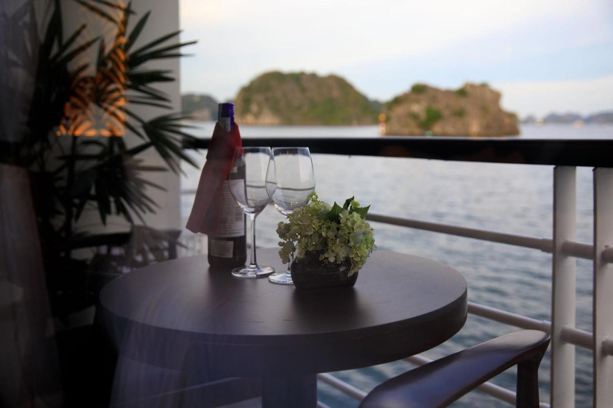 V'Spirit Cruise Hotel Hạ Long-öböl Kültér fotó