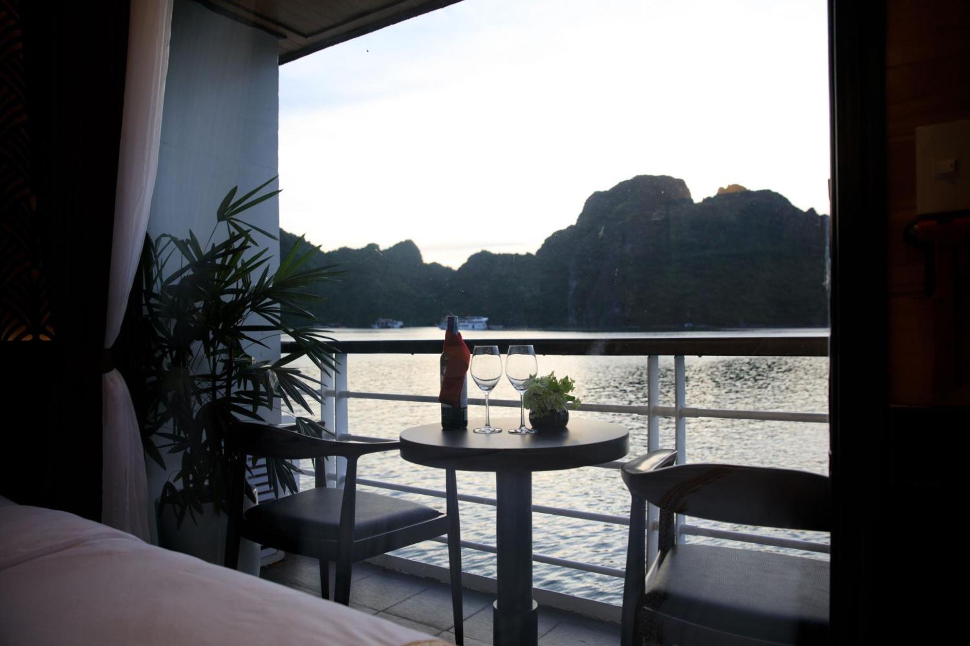 V'Spirit Cruise Hotel Hạ Long-öböl Kültér fotó