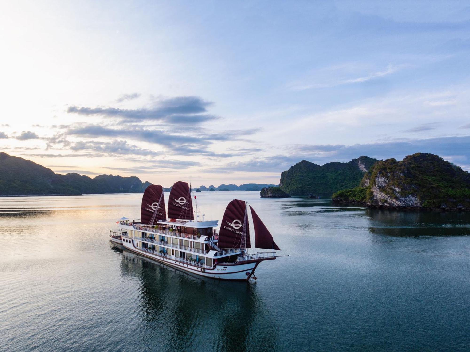 V'Spirit Cruise Hotel Hạ Long-öböl Kültér fotó